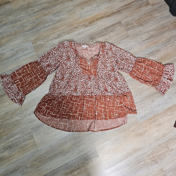 Weekend By Suzanne Betro, Rust and White Bohemian Blouse Tiered Body and Sleeves - Picture 8 of 14